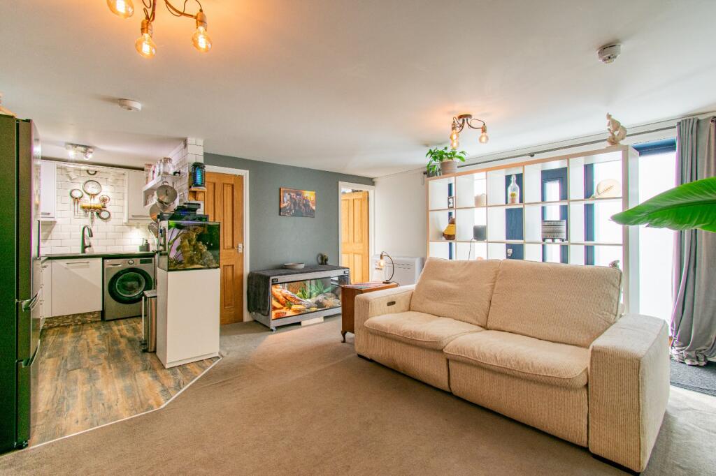 Apartment in Swindon - View 2