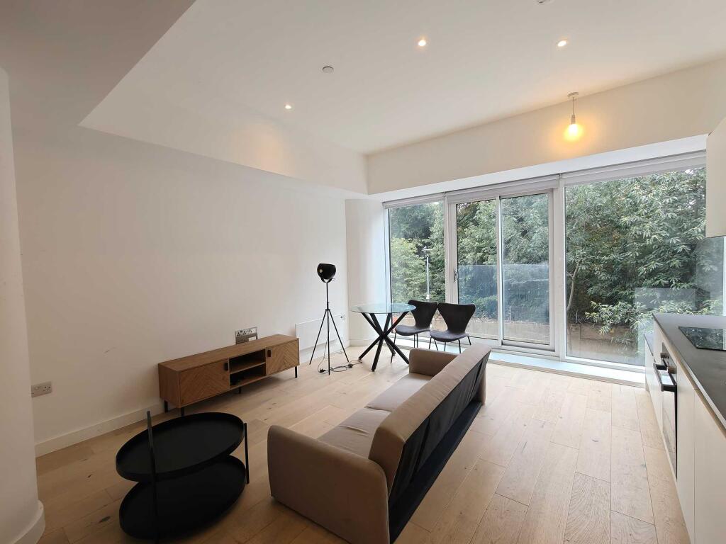 Main image of property: Great West Road, Brentford, TW8 9GR, UK