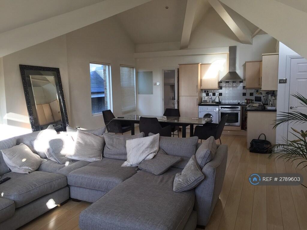 Main image of property: Queens Road, Buckhurst Hill, IG9