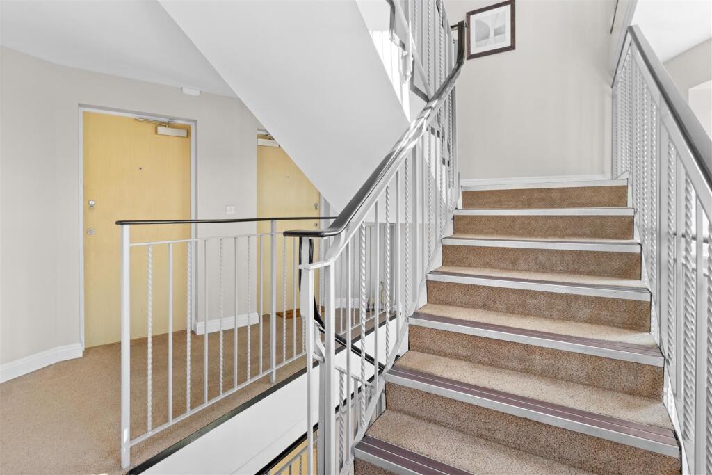 Apartment in Eastbourne, Chatsworth Strand, Crumbles - View 5