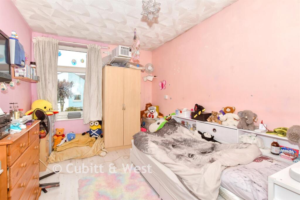 House in Portsmouth - View 4