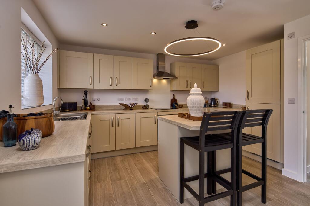 House in Nuneaton and Bedworth, Warwickshire - View 3
