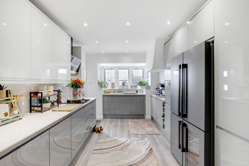 House in Nottingham, Bestwood Park Estate - View 3