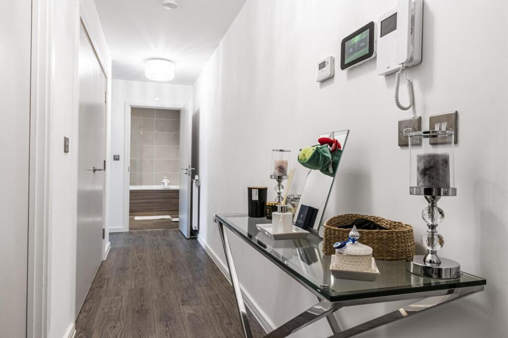 Apartment in London - More