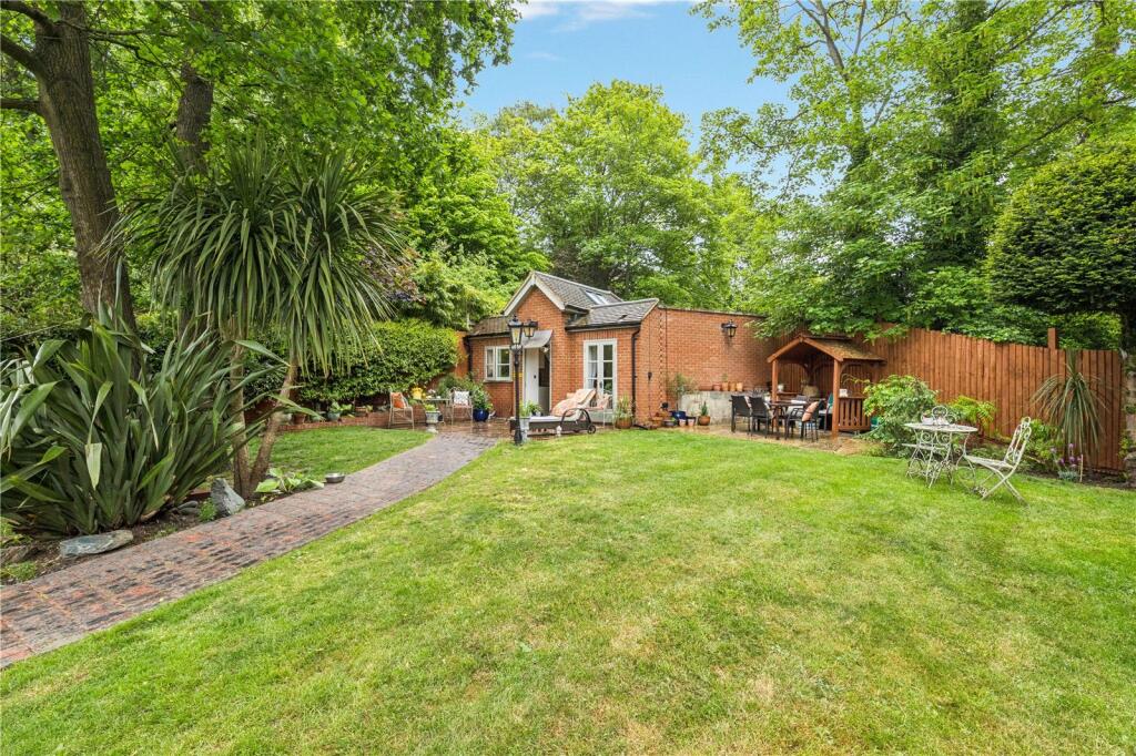 House in London - More