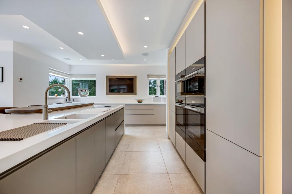 House in Wigan, Thornhill - More