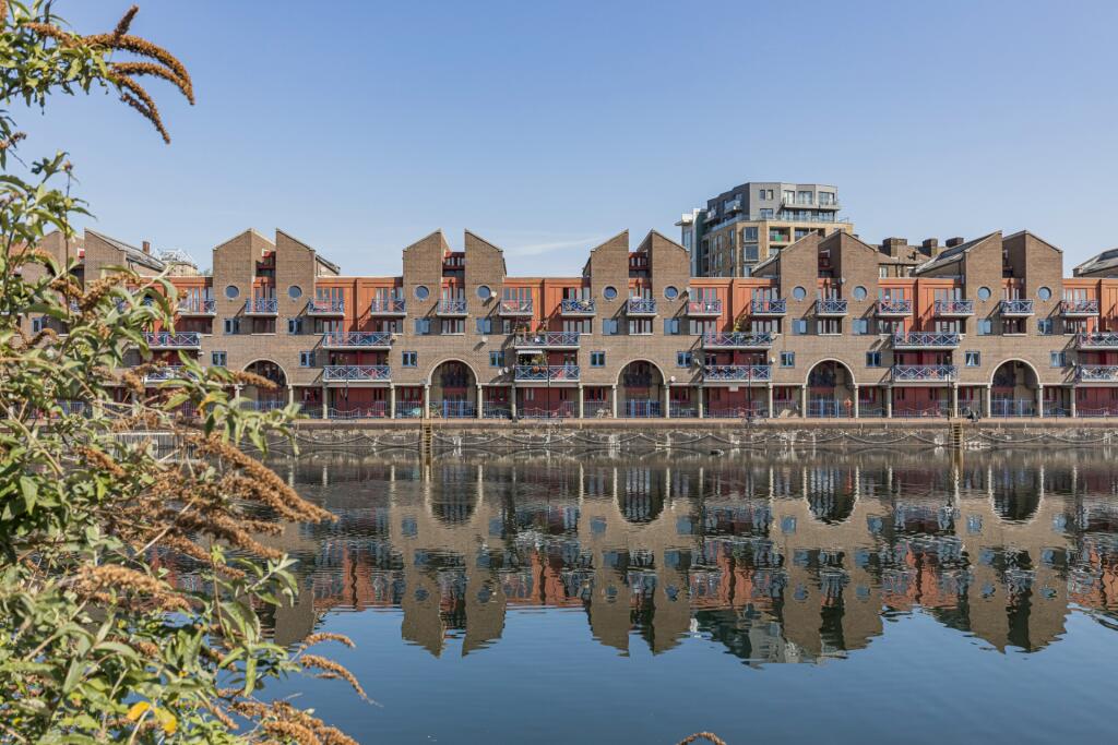Main image of property: Newlands Quay, Wapping, E1W