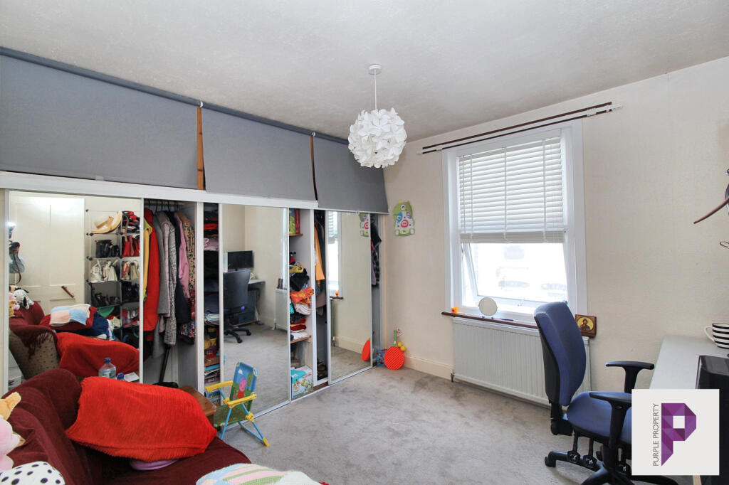 House in Gillingham, Medway - More