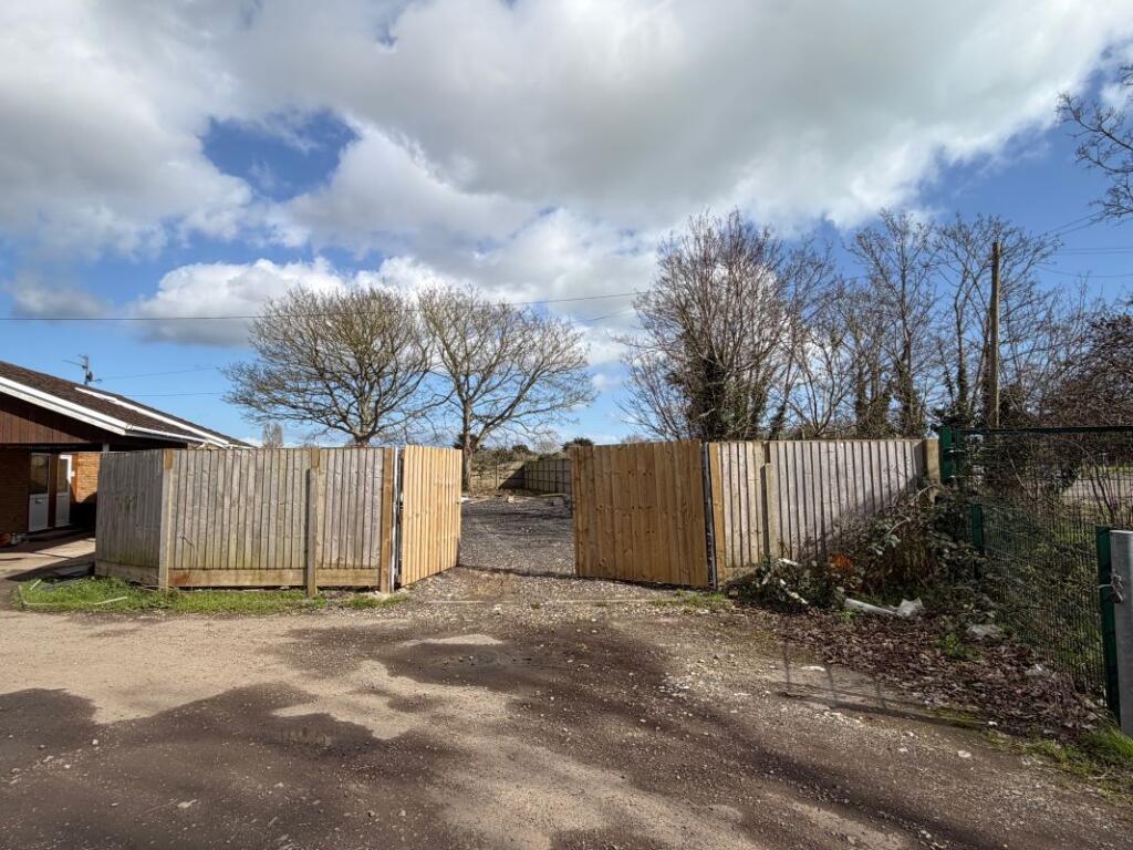 Land Adjacent Pavilion Bungalow, Hook Lane, Bognor Regis, West Sussex, PO22 8AT - View 2