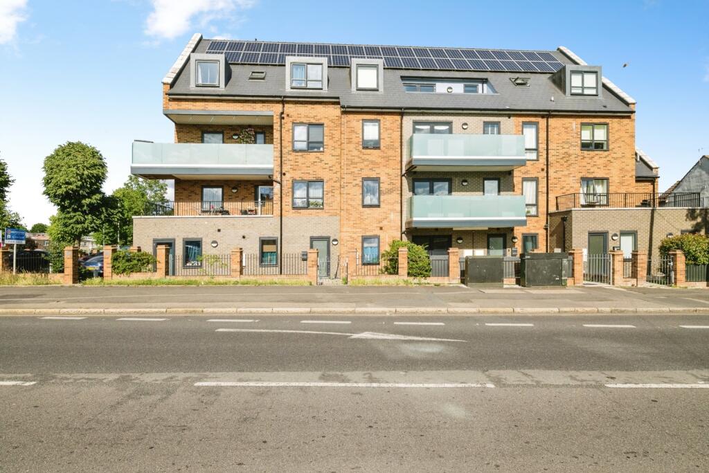 Main image of property: Faringdon Avenue, Romford, RM3