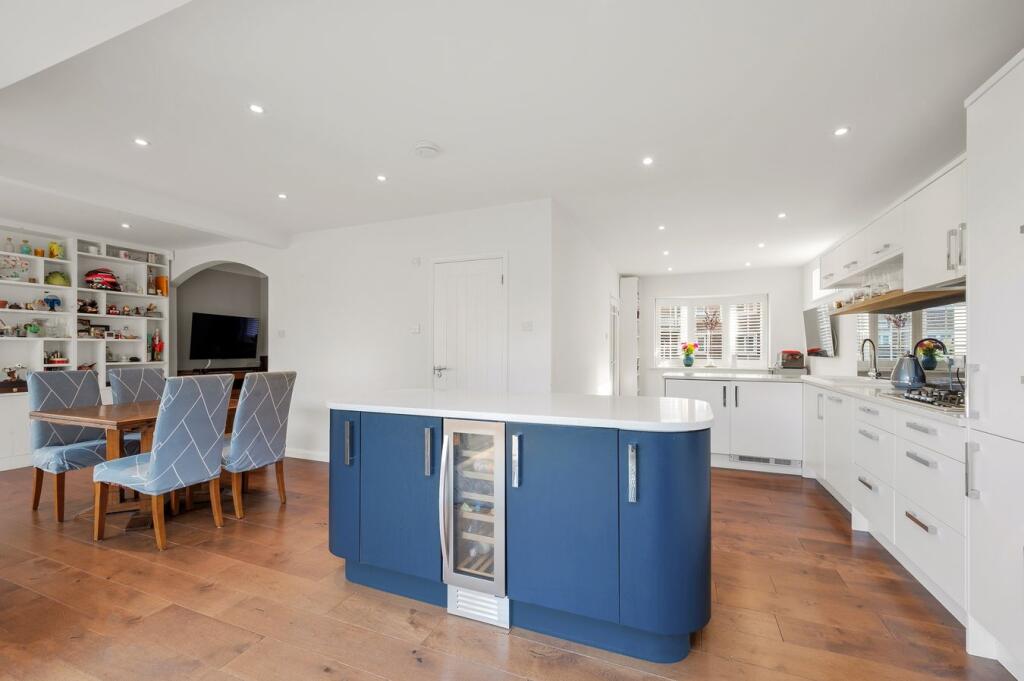 House in Walton-on-Thames, Surrey - View 3