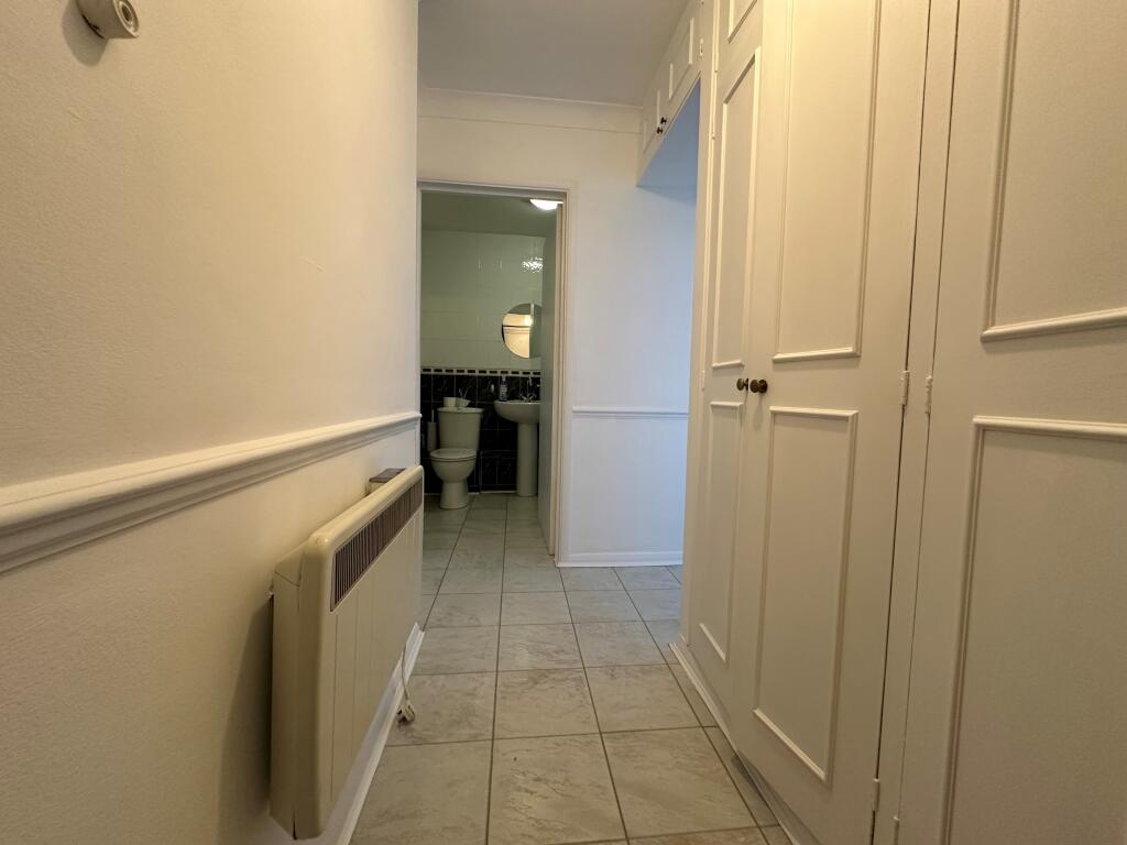 Apartment in Kingston upon Thames - More