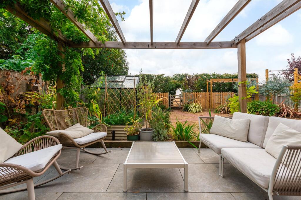 House in North Hertfordshire, St Paul's Walden - View 4