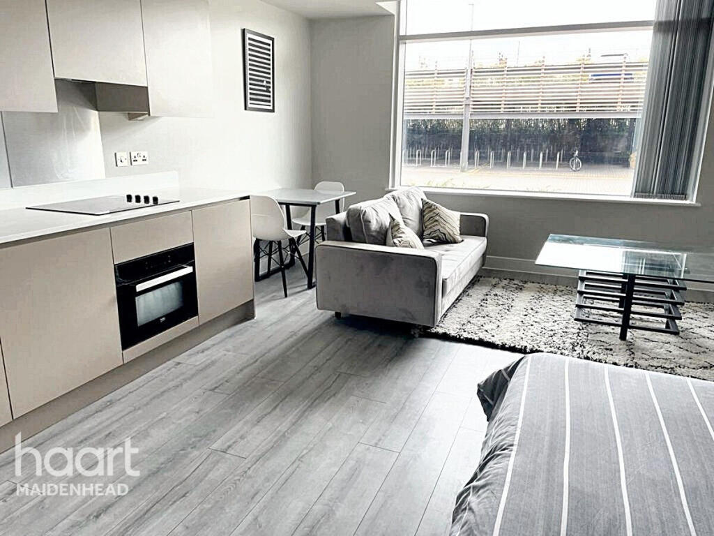 Main image of property: Wokingham Road, BRACKNELL