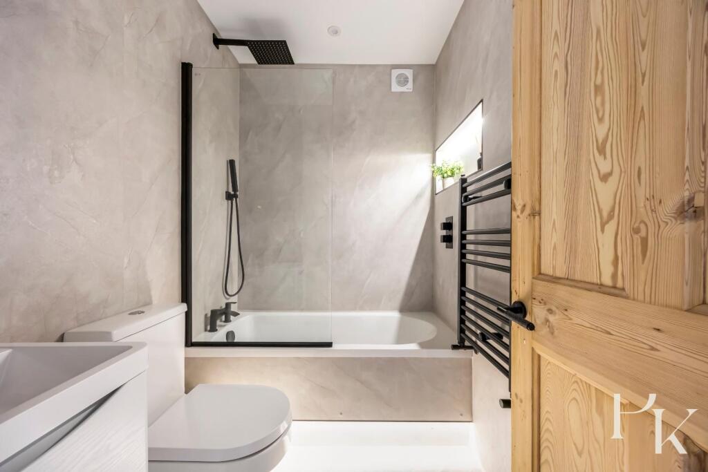 House in Hove, Brighton and Hove - View 4