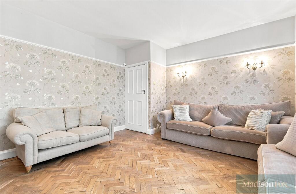 House in Epping Forest, Loughton - View 4