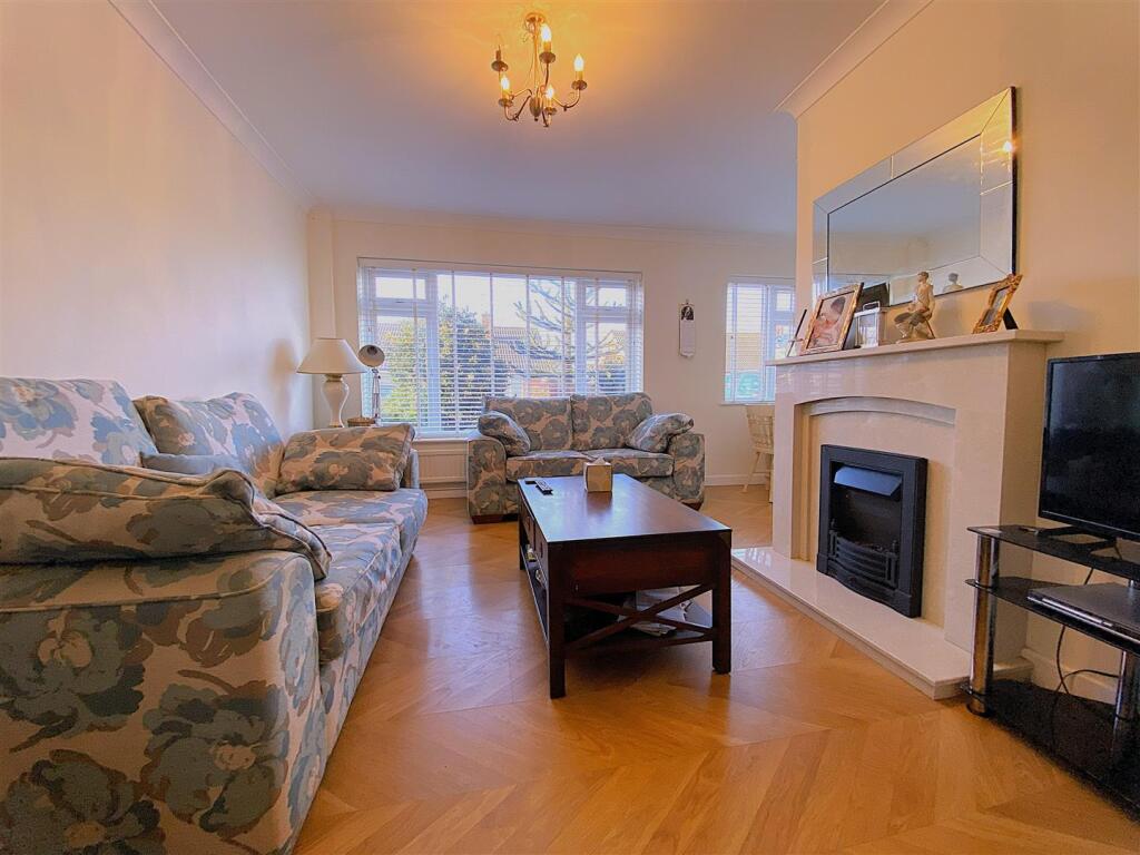 Keswick Close, Birstall, Leicester photo 4