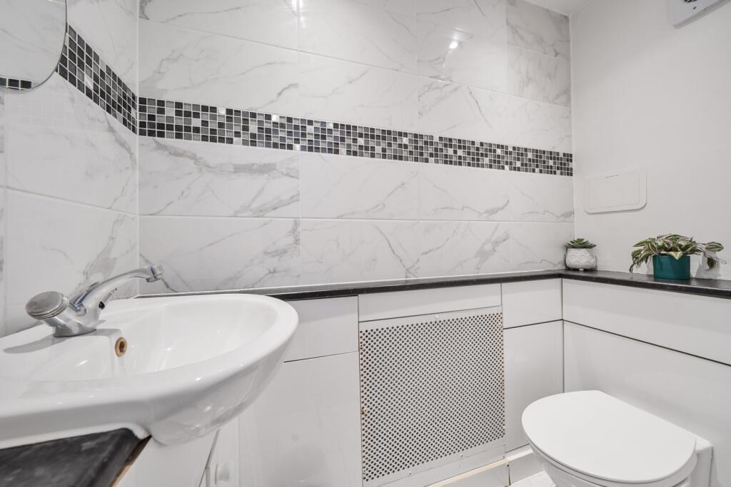 House in Southall - View 5