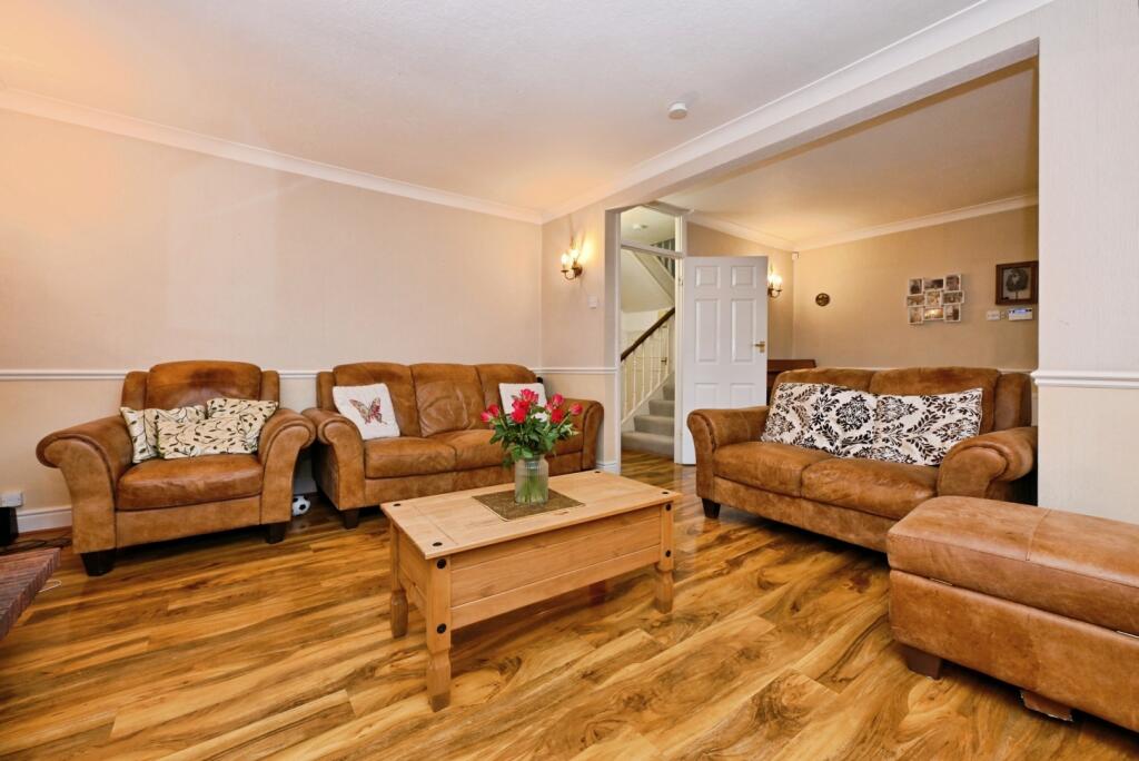 House in Waltham Cross, Churchgate - View 3