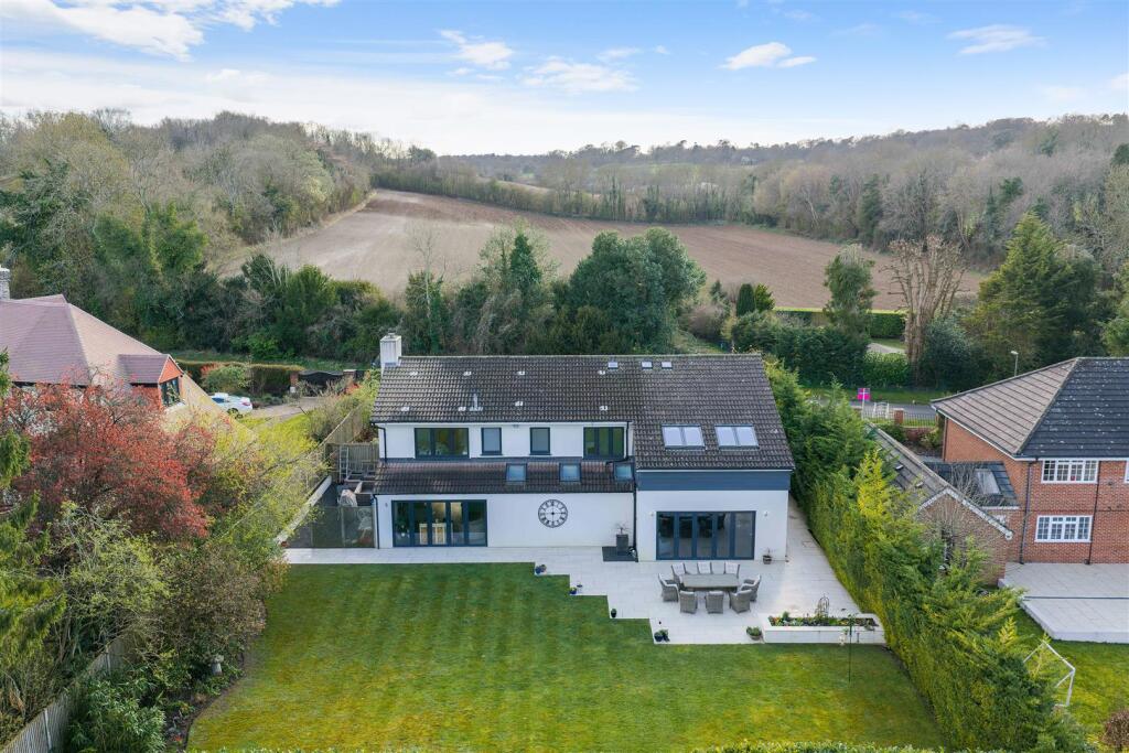 Main image of property: Garden Walk, Coulsdon