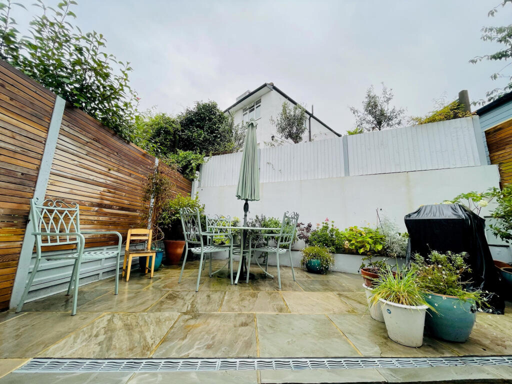 House in London - View 4