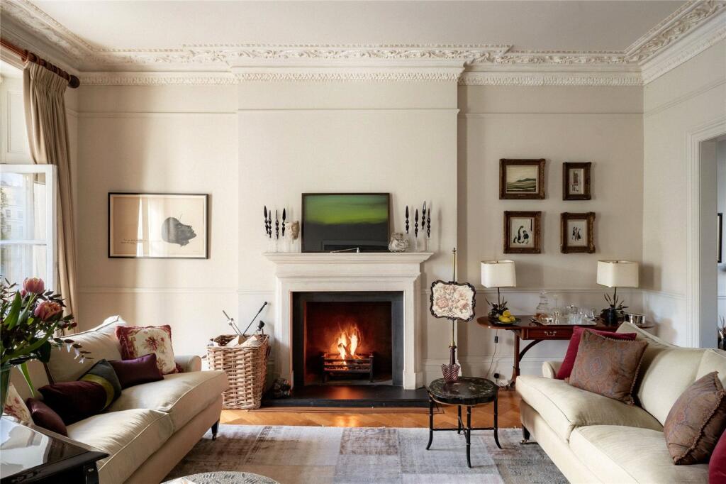 House in London, Royal Borough of Kensington and Chelsea - View 2