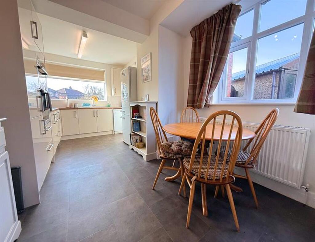 Wilford Avenue, Sale, M33 photo 4