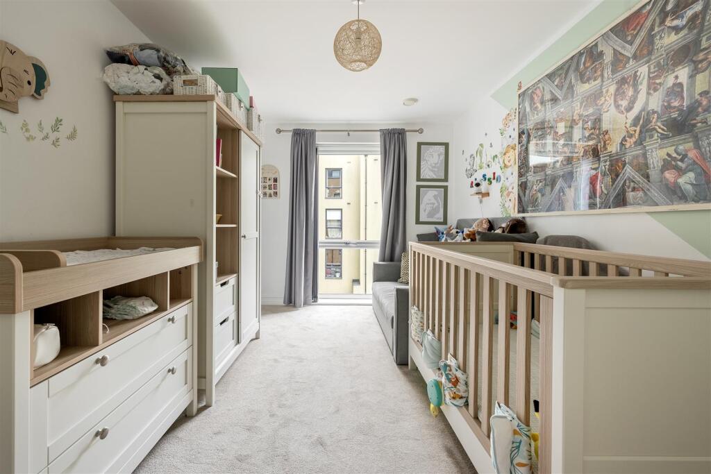 Chigwell Road, South Woodford - More