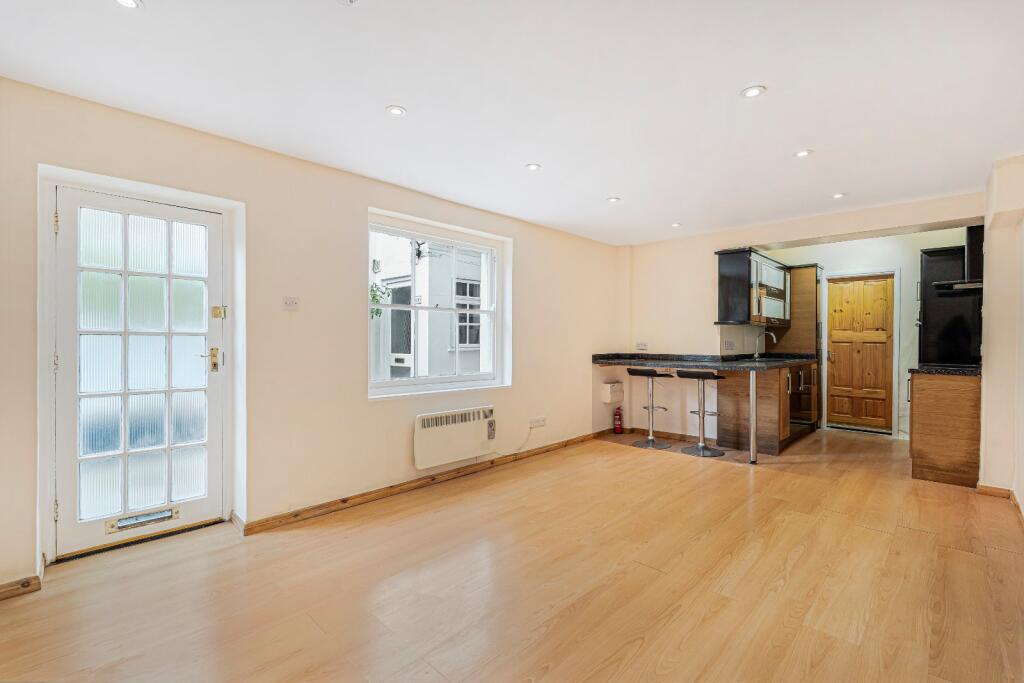 Lypiatt Lane, Lansdown, Cheltenham, Gloucestershire, GL50 photo 5