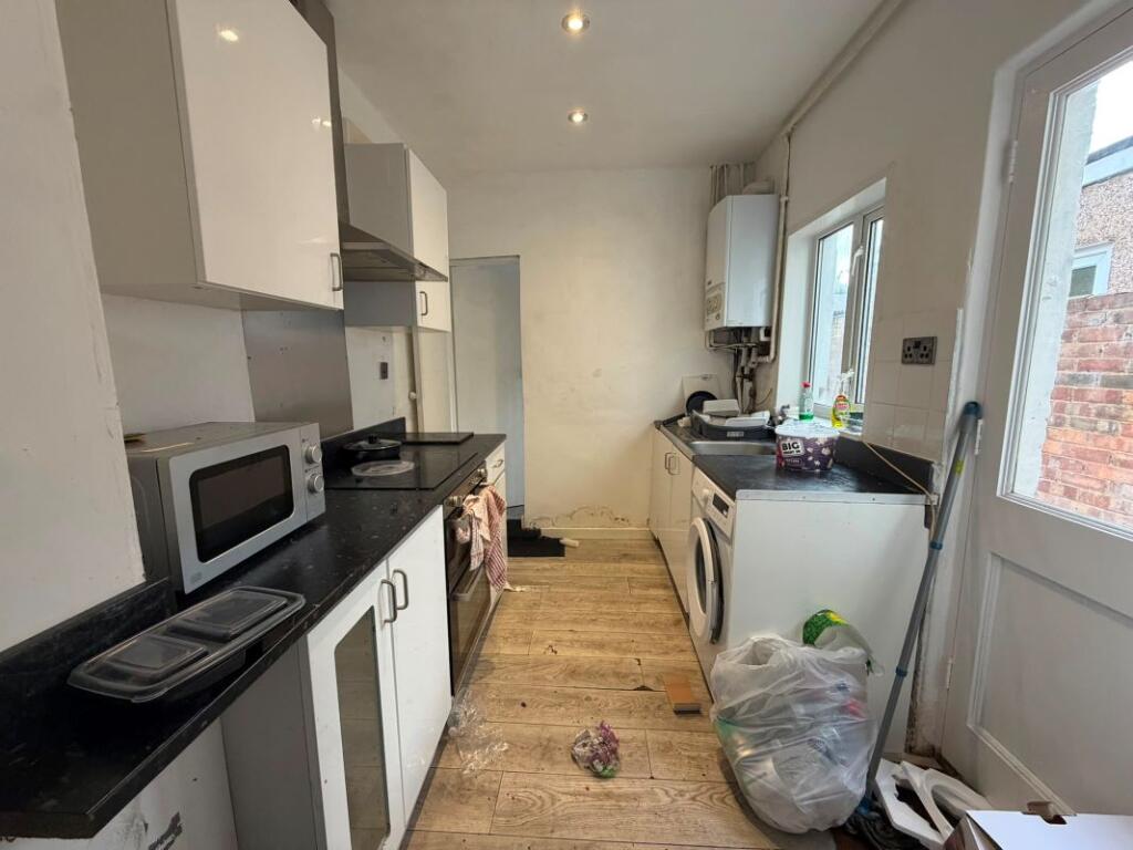 63 The Nursery, Erith, Kent, DA8 2EY photo 2