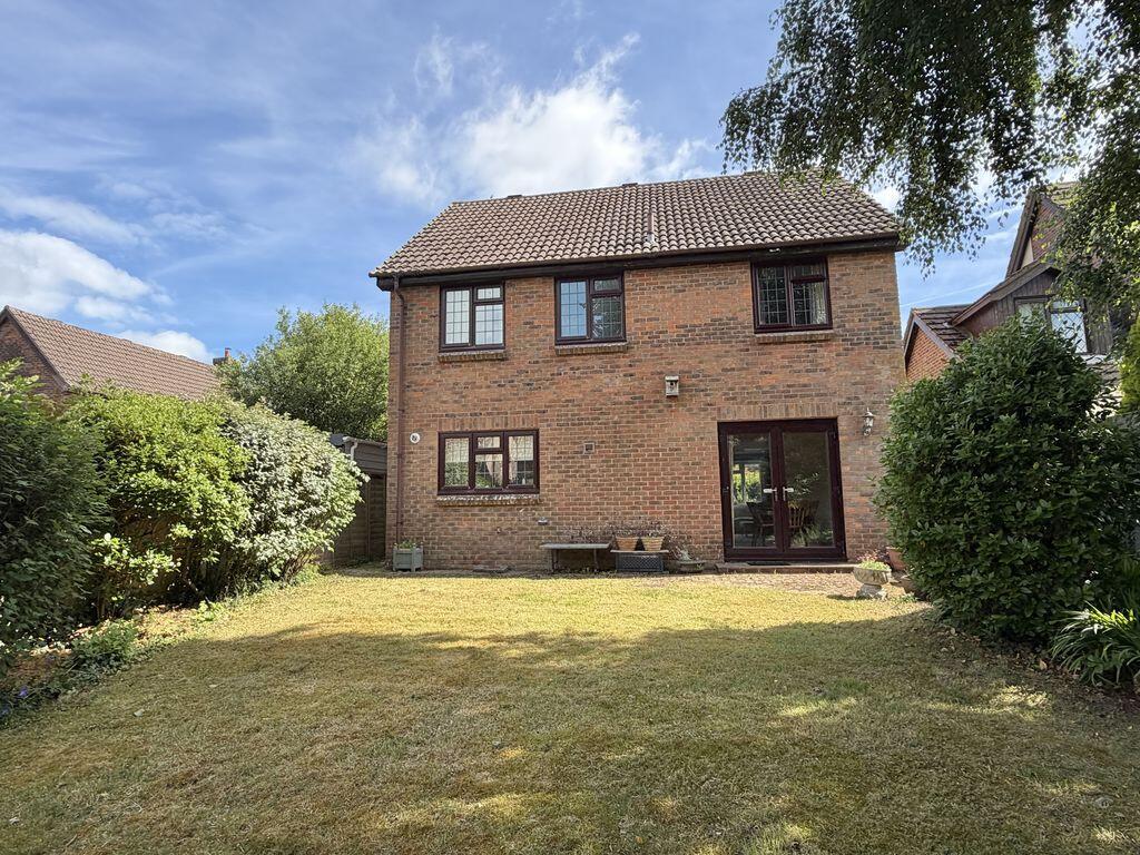 Byron Close - Bishops Waltham photo 4