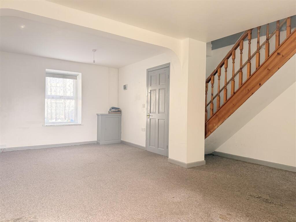 House in Llanelli, Morfa - View 4