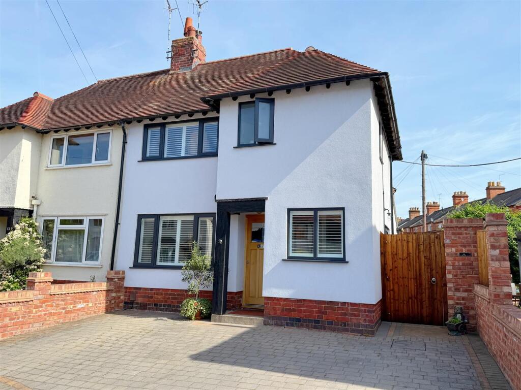 Main image of property: Kendall Avenue, Stratford-Upon-Avon