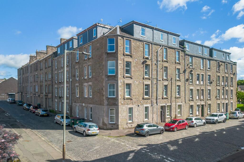 Main image of property: 2/3, 2 Malcolm Street, Dundee. DD4 6SG