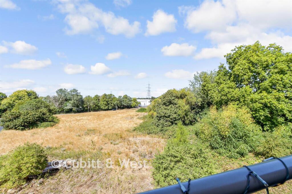 Apartment in Croydon - View 5
