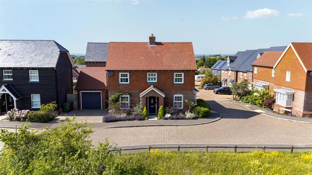 Main image of property: Humphries Green, Wantage, OX12, Oxfordshire