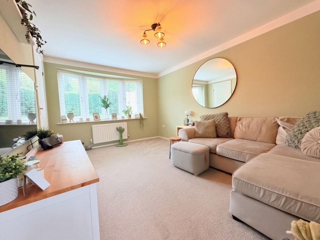 Chaucer Drive, Galley Common, CV10 photo 2