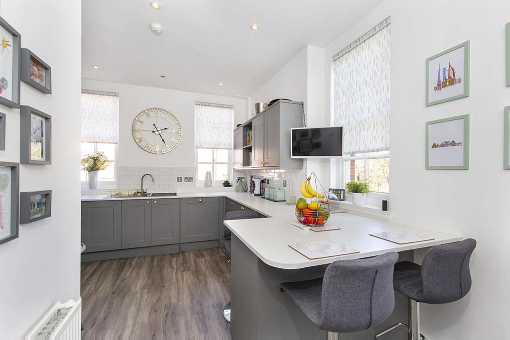 Apartment in York, Dringhouses - View 3