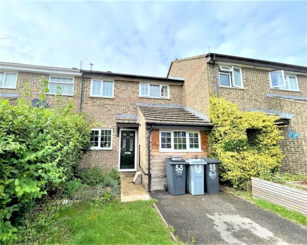 Main image of property: Mayfield Close, Carterton, Oxfordshire, OX18