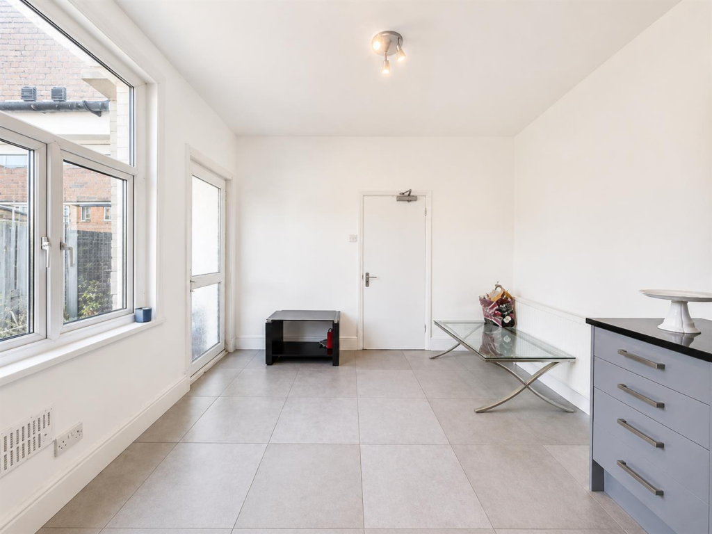 House in London - View 4