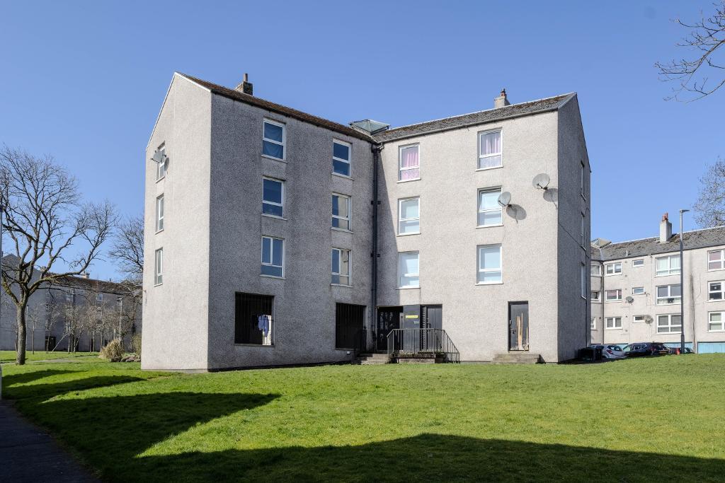 Main image of property: Mossgiel Road, Kildrum, Cumbernauld, G67 2EZ