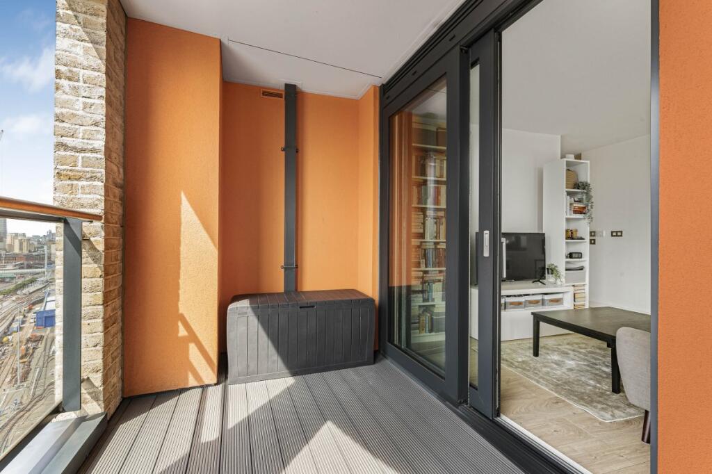 Apartment in London - More