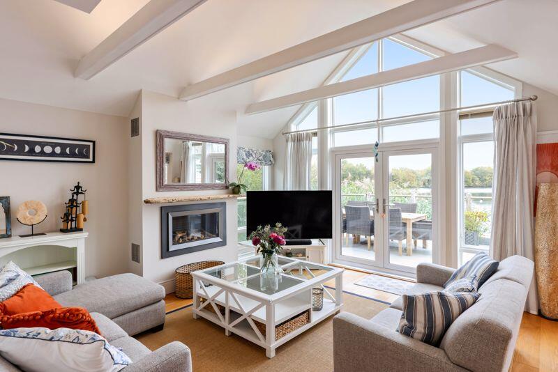 16 The Landings, Station Road, South Cerney, Cirencester, GL7 5LU. photo 4