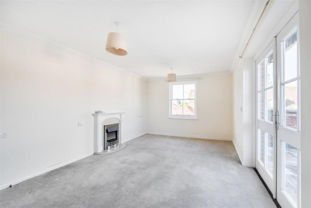 Apartment in Canterbury, St. Stephen's - View 3