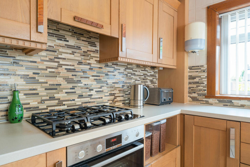 House in Coatbridge, Dunbeth, Mosside - More