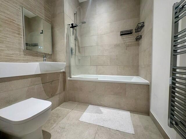 Apartment in Swindon, Station Industrial Estate, North Star - View 5