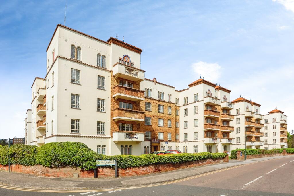 HEATING & WATER INCLUDED, San Remo Towers BH5