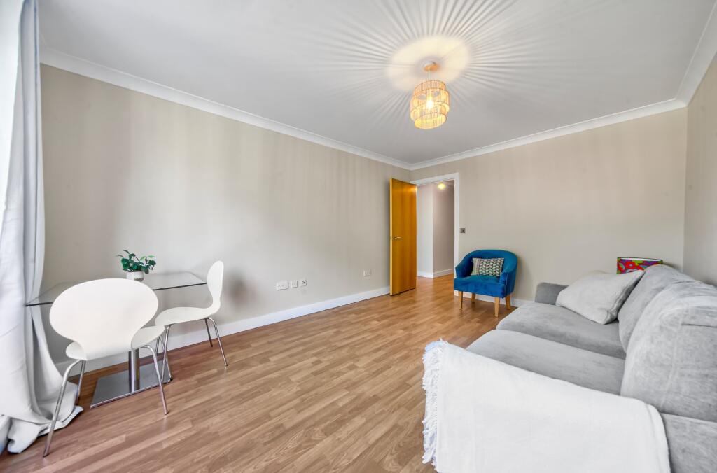 Apartment in London - More