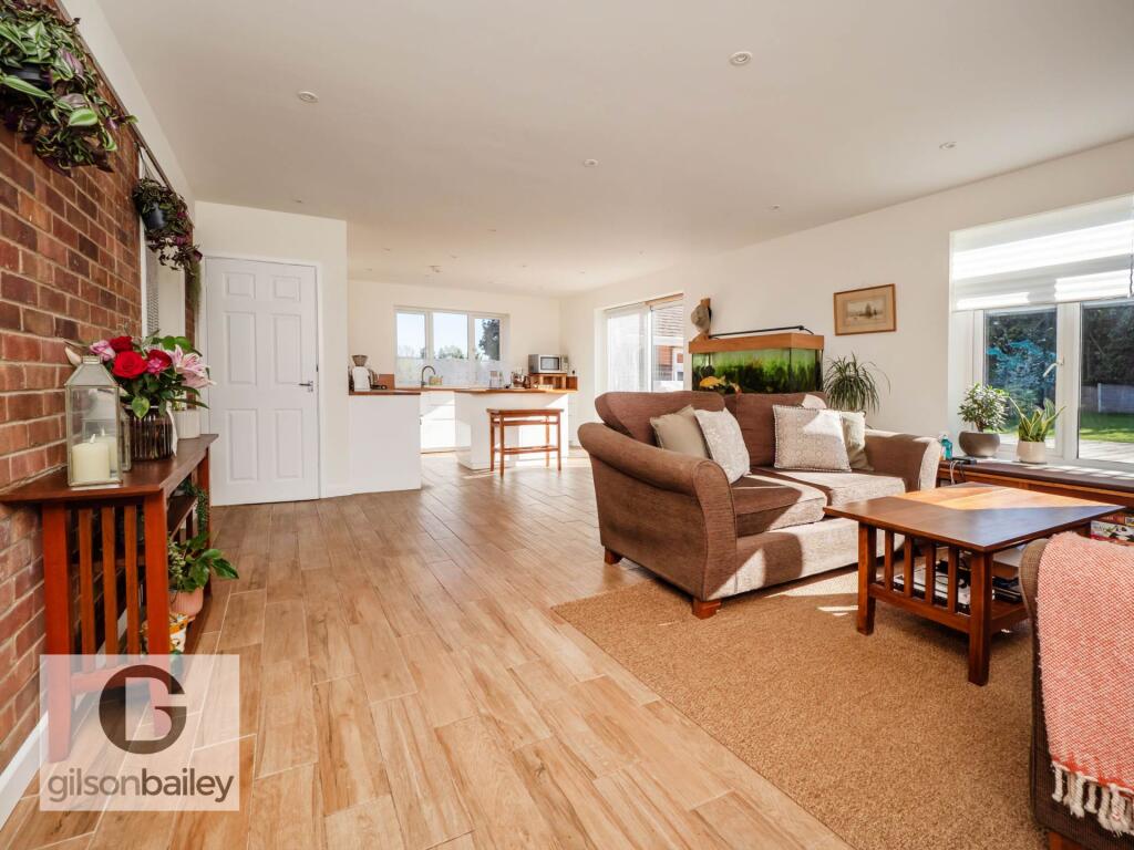 5-bed detached on East Avenue, Brundall, £650,000