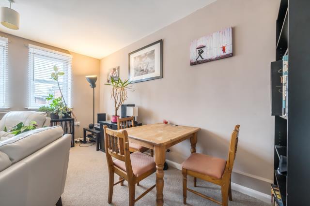 Pelican Lane, Newbury - View 3